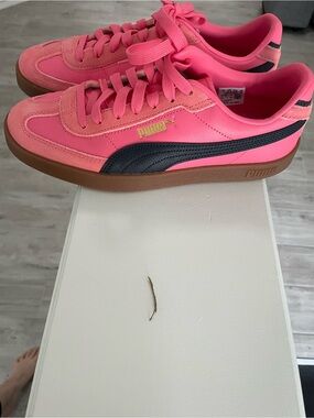 Puma Hot Pink Low-Top Sneakers with Black Stripe and Gum Sole